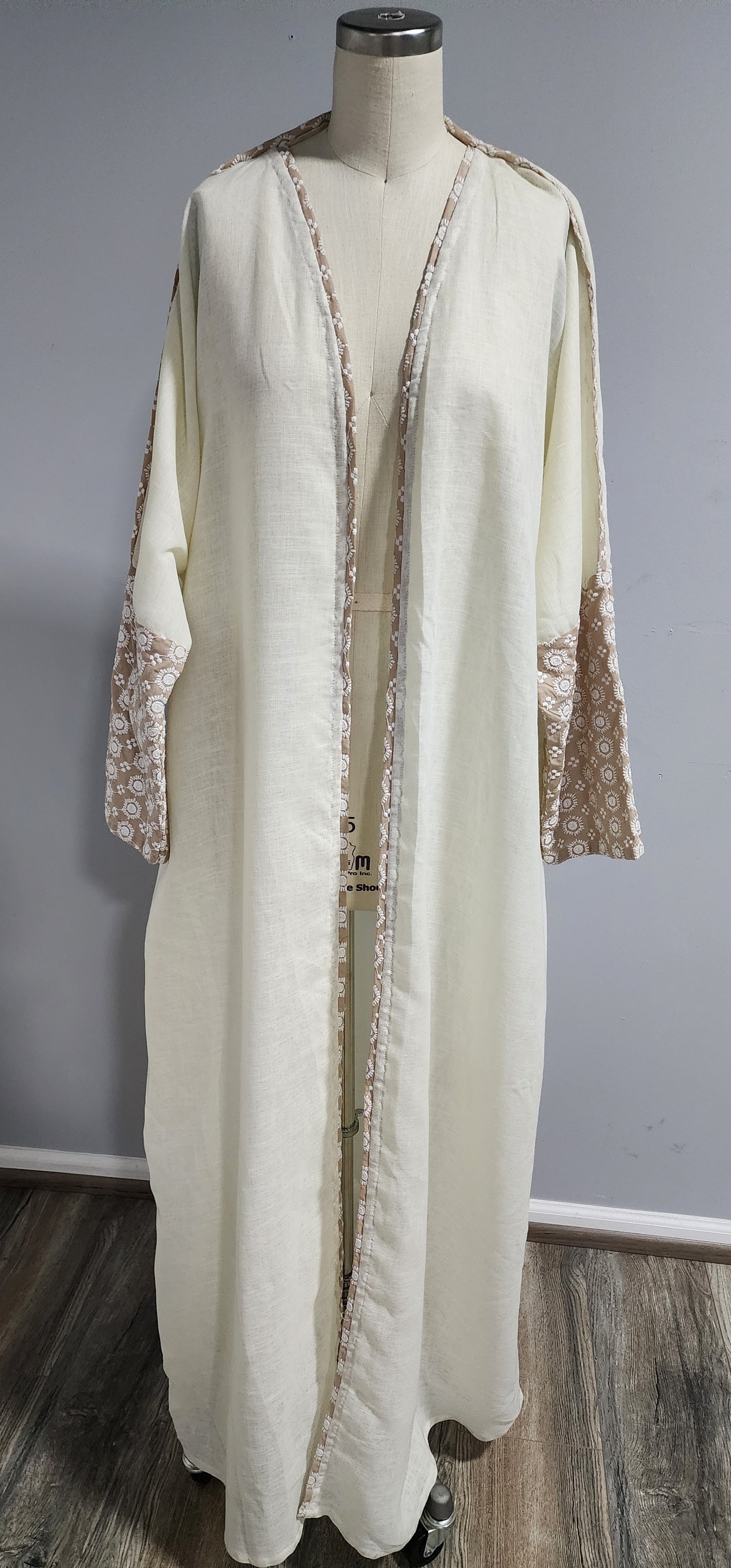 Khaleeji Style Bisht